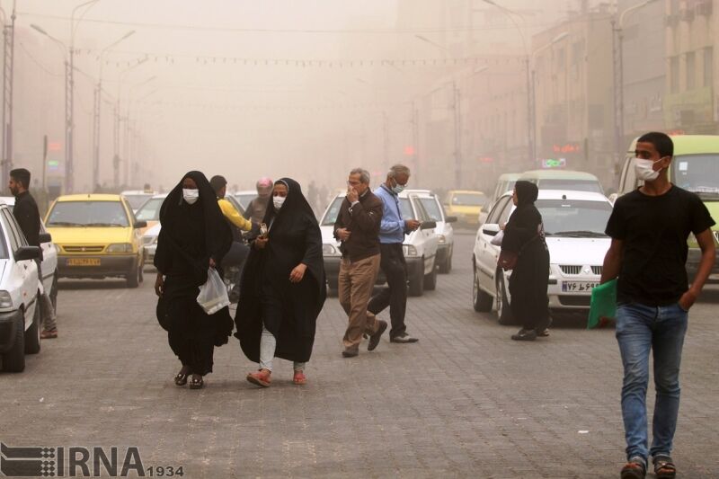 آلودگی هوای کرمان رو به کاهش گذاشت؛ تاخیر در شروع به کار ادارات تمدید نشد