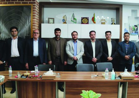 بازدید اعضای شورای شهر و شهردار بم از شیراز و دیدار با مدیران شهری مرودشت و شیراز