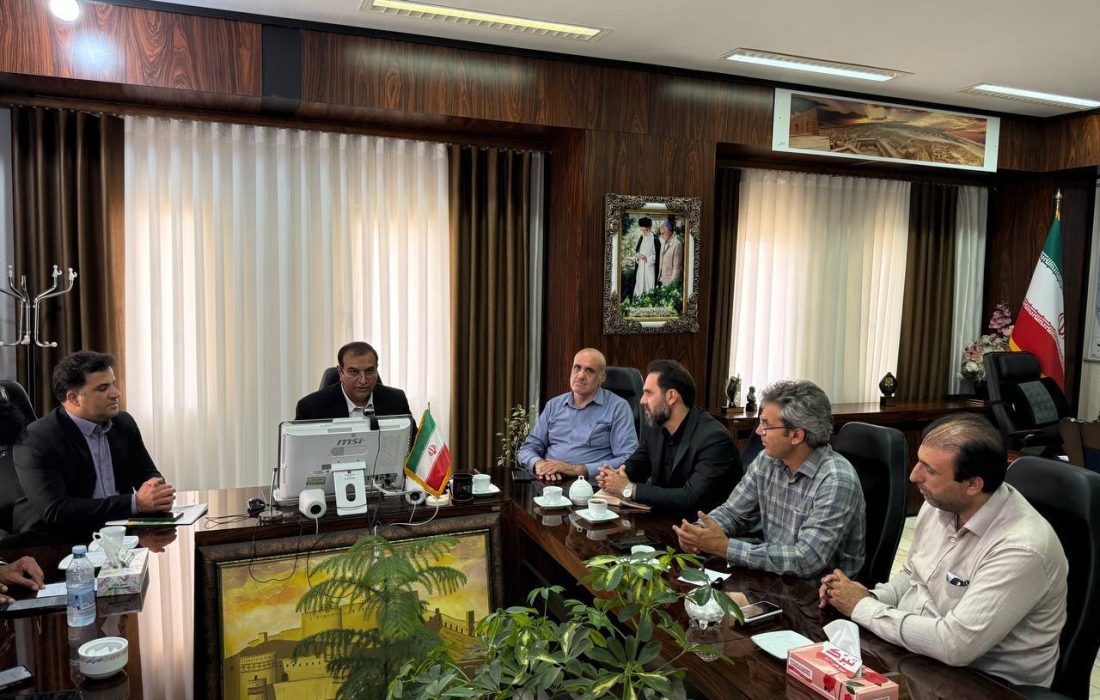 جلسه پیگیری ابلاغ طرح تفصیلی بم؛تکذیب خبر خشکیدگی ۶۰۰ هکتار از باغات بم