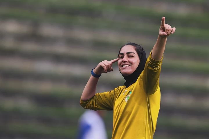 زهرا قنبری: پا به پای رونالدو پیش می‌روم/به اسم علی تست فوتبال دادم!