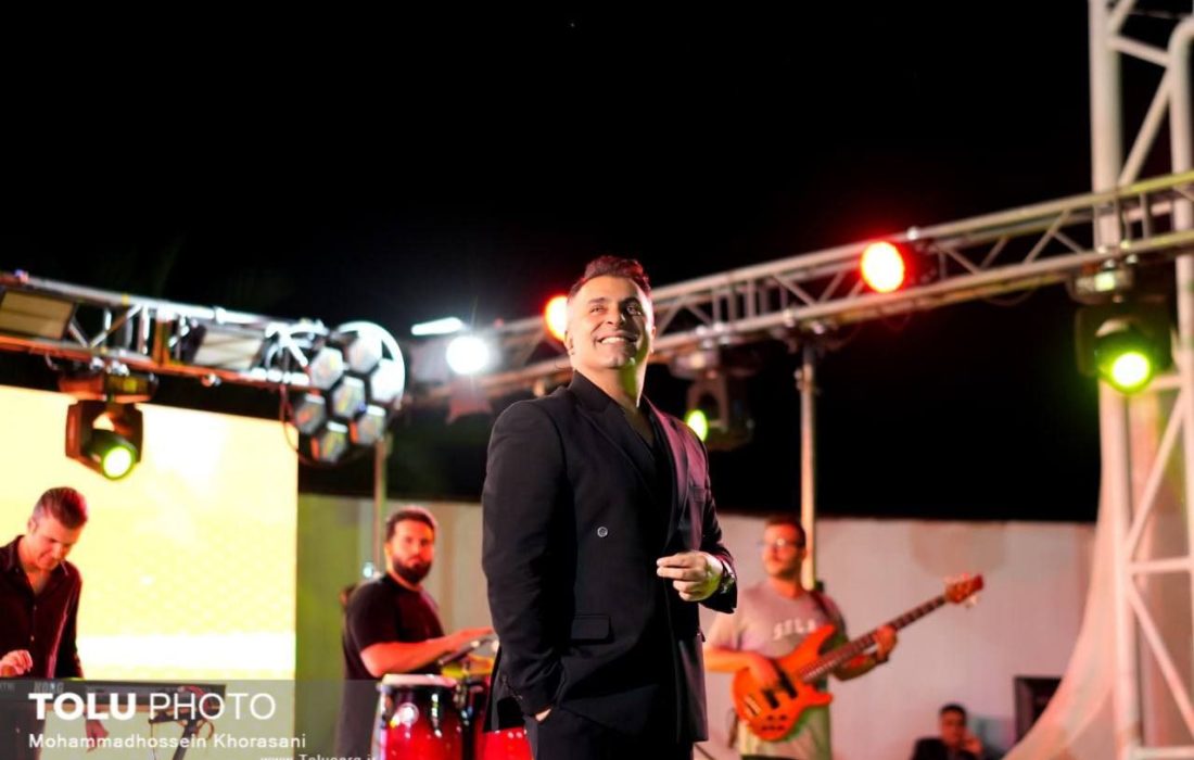 سومین شب جشن خرما در ارگ جدید بم همراه با کنسرت علیرضا طلیسچی