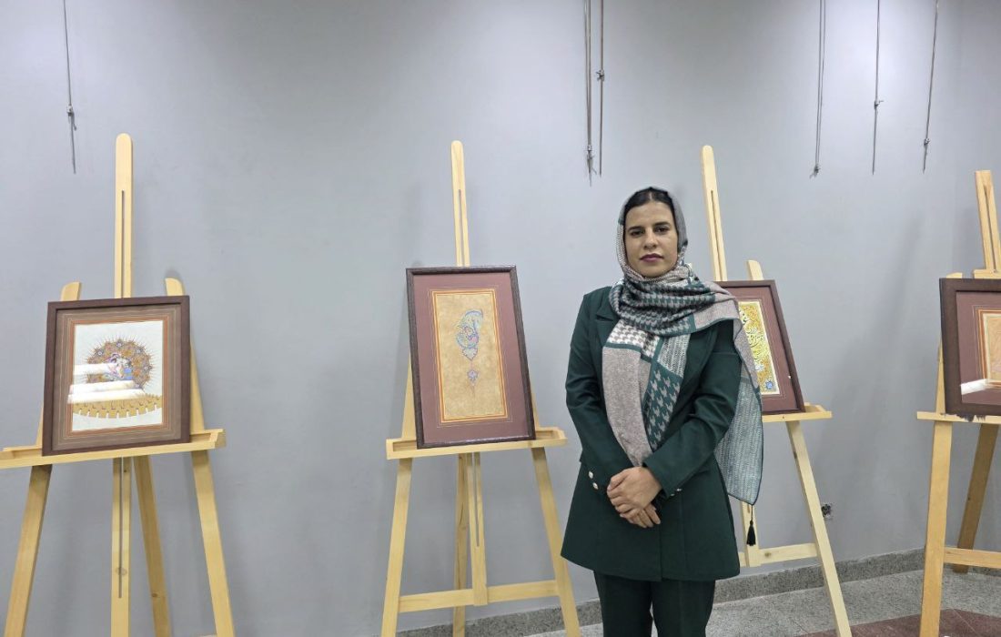 گفتگویی با الهه اقبالی‌زاده، هنرمند نگارگر و طراح گل و مرغ اهل بم