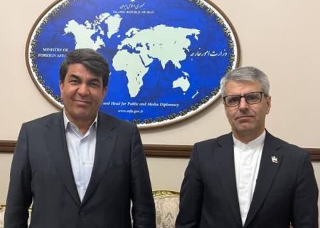 دیدار استاندار کرمان با سخنگوی وزارت امور خارجه با محوریت برگزاری همایش «بم، یادگار همدلی جهانی»