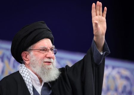 در سوگ رهبر شهید