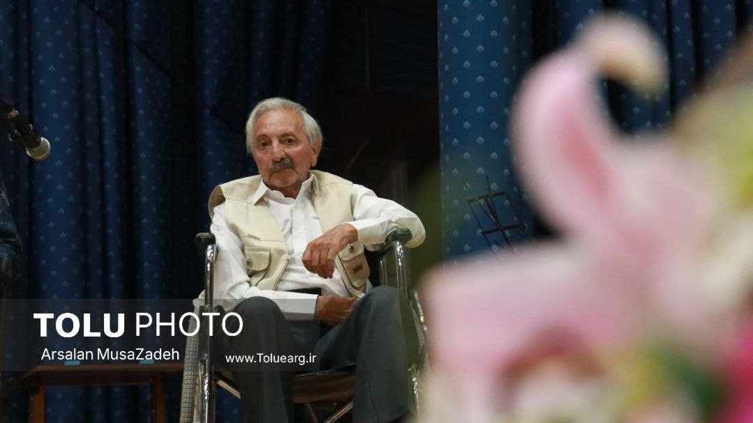 تجلیل از معلم و هنرمند ارزنده «رضا ایثار» پیشکسوت موسیقی بم